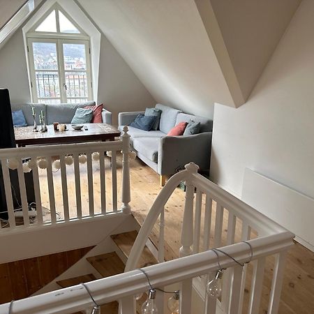 Appartement Sjarmerende Bolig Like Ved Togstasjonen à Bergen Extérieur photo