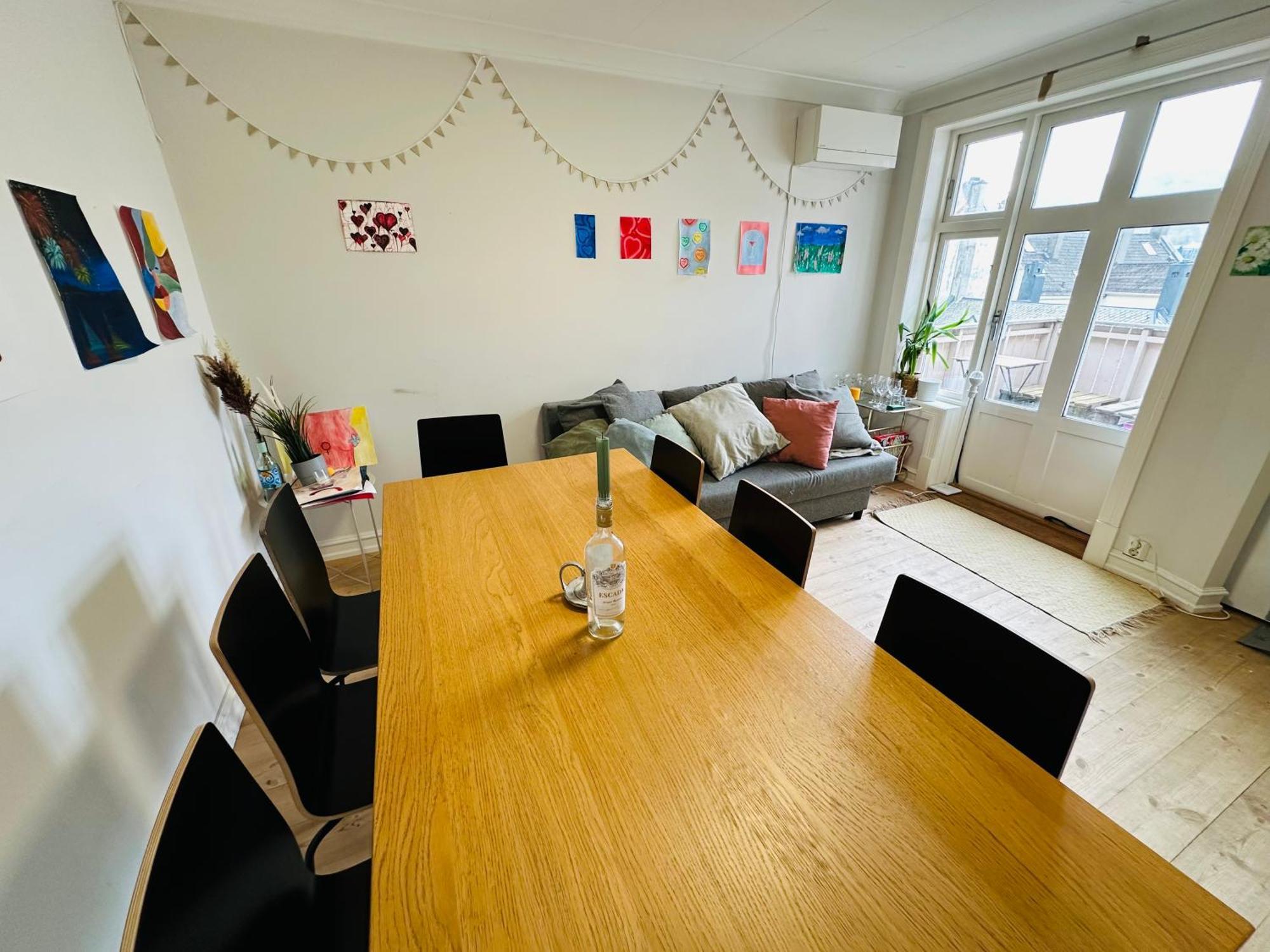Appartement Sjarmerende Bolig Like Ved Togstasjonen à Bergen Extérieur photo