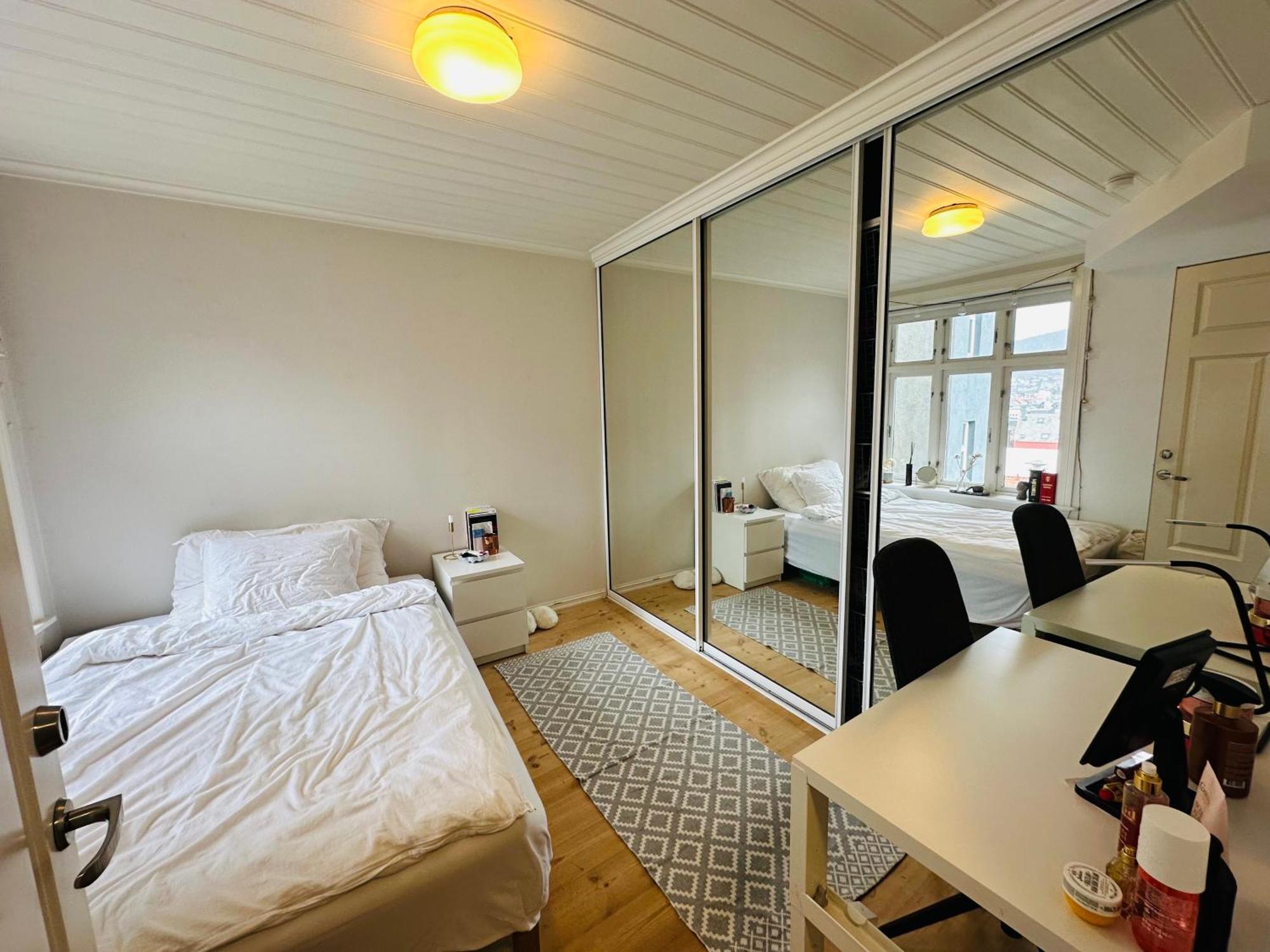 Appartement Sjarmerende Bolig Like Ved Togstasjonen à Bergen Extérieur photo